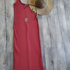 Fitted Maxi dress ACCESSORIES NOT INCLUDED.